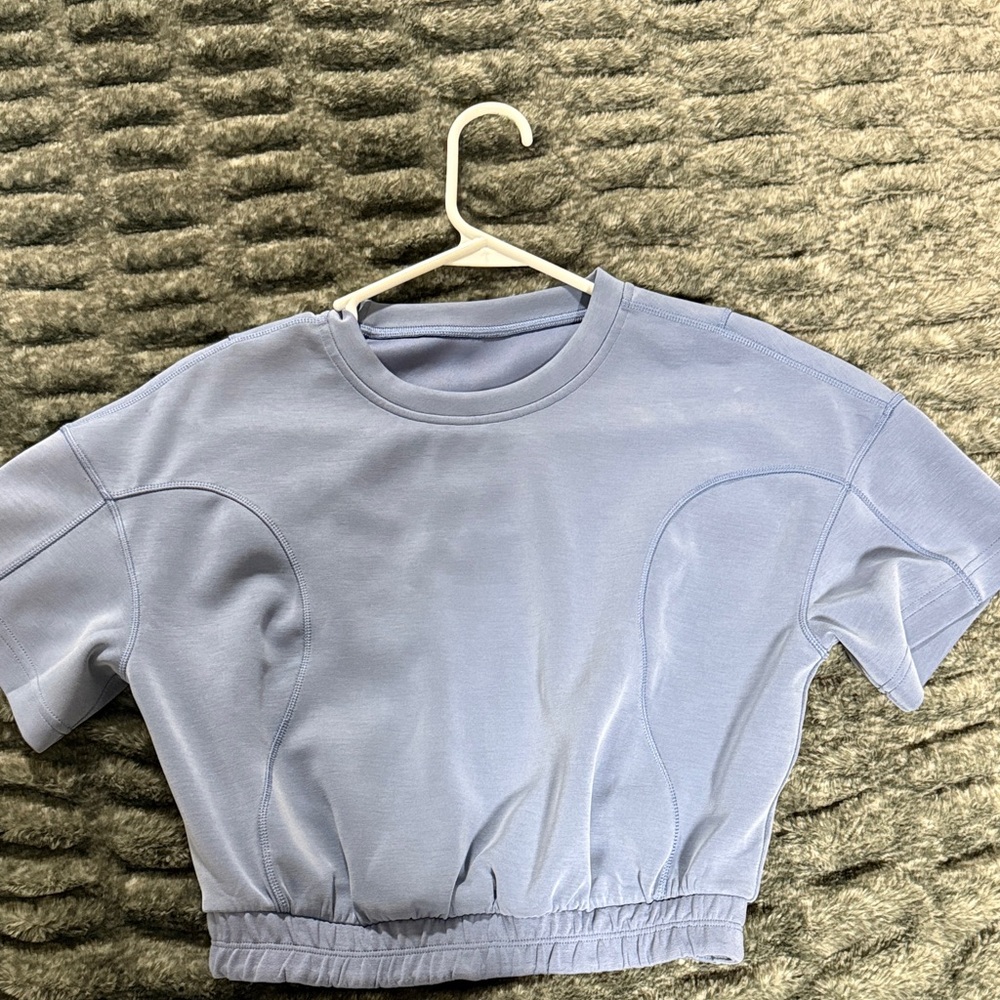 Lululemon Women's Blue Crop Top